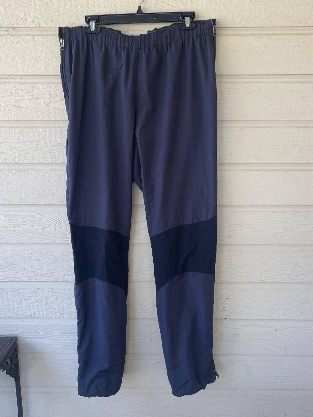 Patagonia Integral Pants Men’s XL Black Gray Zip Leg Hiking Climbing Trail